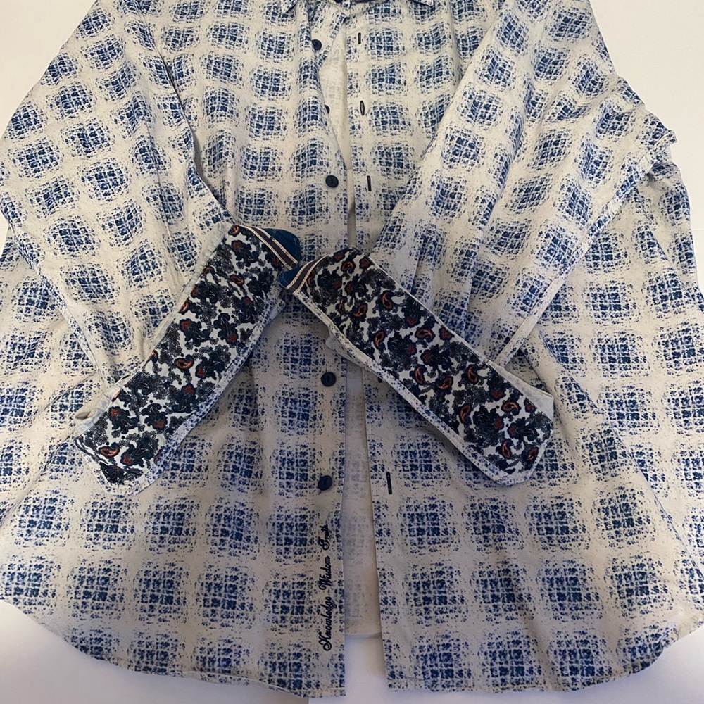 Robert Graham Speckled Blue and White Shirt
